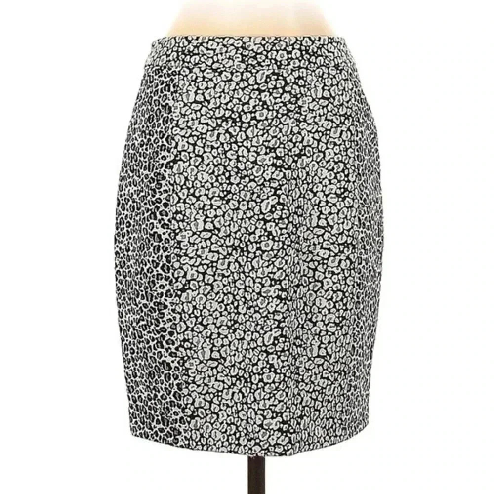 Ann Taylor Chic Party Metallic Grey Animal Leopard Print Pencil Skirt Size 2 XS